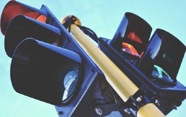 Столкновение четырех автомобилей: В Днепре BMW вылетел на «красный»