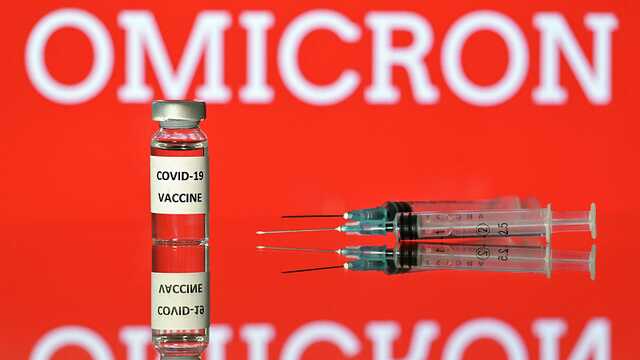 Вакцина от «омикрона»: кто ее разрабатывает и когда ее ждать