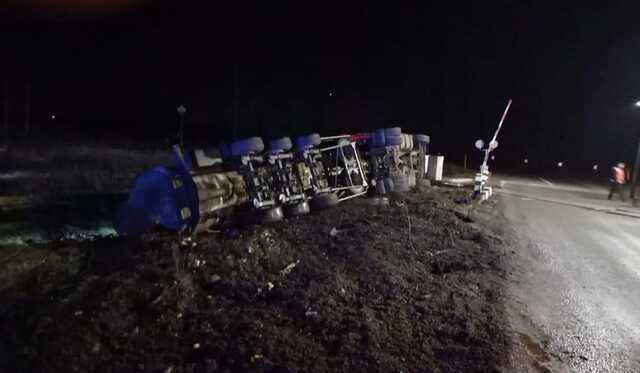 На Николаевщине дорогу залило маслом из-за ДТП с фурой