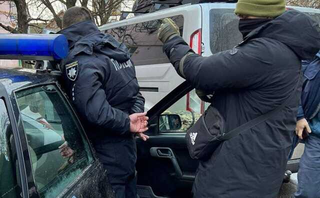 В Херсонской области на взятке задержали двух патрульных