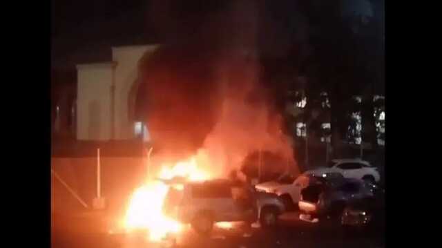 В захваченном протестующими аэропорту Алматы пылают пожары