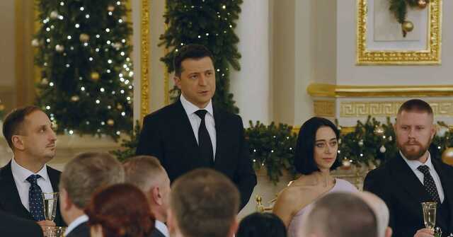 У Зеленского после скандала показали, как снимали новогоднее поздравление президента