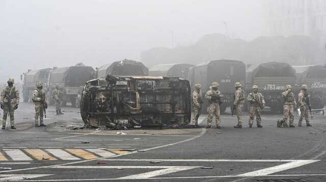 В Алматы погибли 12 правоохранителей, еще сотни пострадали