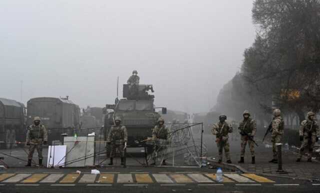 В Алматы продолжается зачистка: слышны выстрелы и взрывы, митингующие штурмуют телевышку