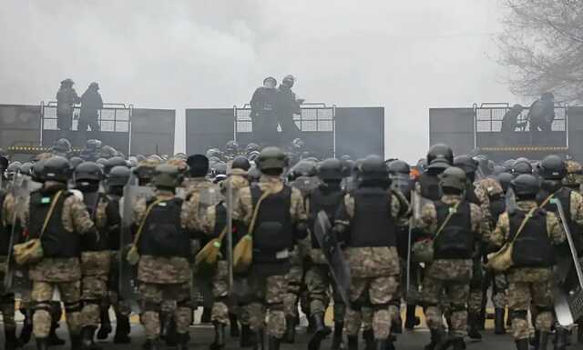 СМИ: Для погромов в Казахстане специально выпустили заключенных