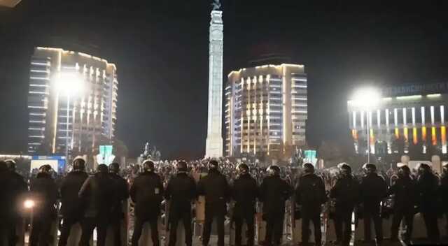 Участник протестов в Казахстане заявил о карателях из России