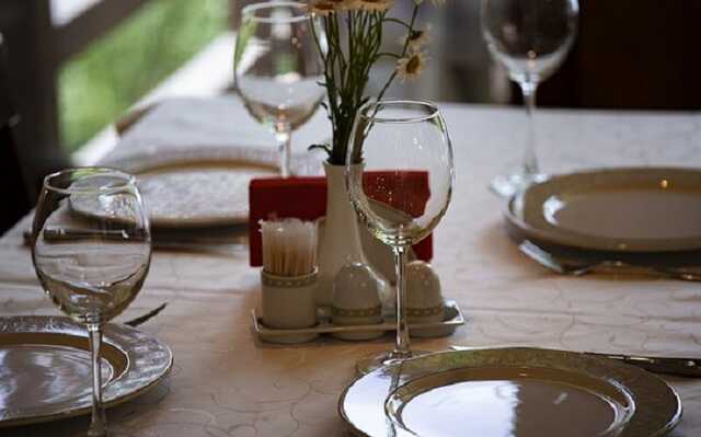 Оккупанты в Донецке хвастаются обилием новых-старых магазинов и ресторанов