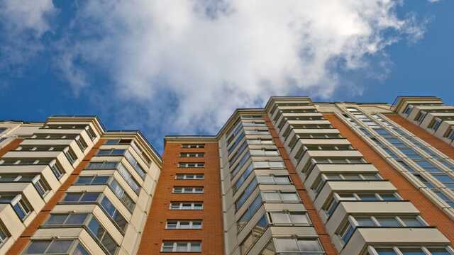 В Тернополе с 8 этажа новостройки выпрыгнула 26-летняя девушка