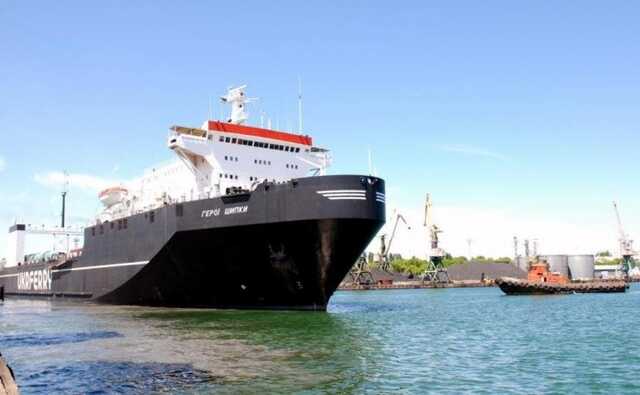 «Укрзализныцю» обязали убрать свои паромы из Черноморского порта