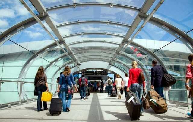 Азербайджан открыл воздушную границу для украинцев