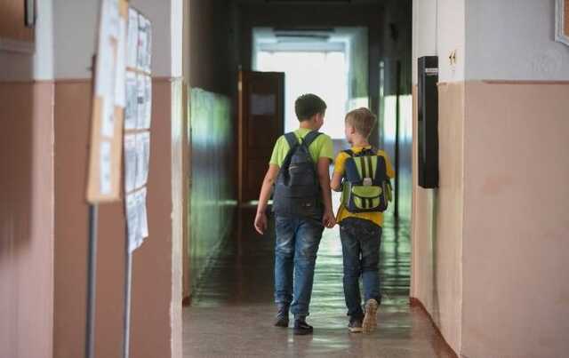 После трагической гибели мальчика на Волыни ученикам запретили выходить из школ на перерывах