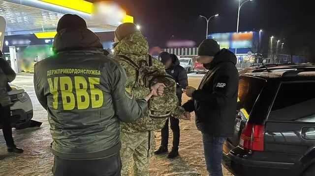 Пара пограничников за деньги помогала контрабандистам на Закарпатье