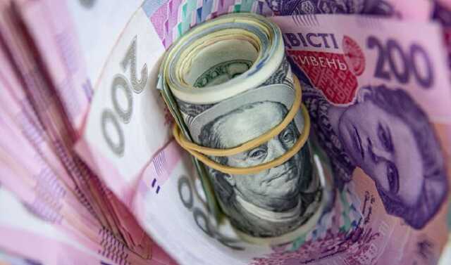 Украинские активы и гривна стремительно падают на фоне угрозы России