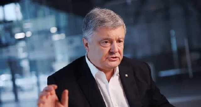 Порошенко выступил с первым заявлением после прибытия в Украину