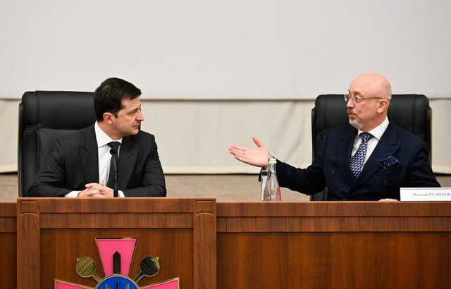 Воинский учет для женщин: Зеленский просит Резникова сократить список профессий