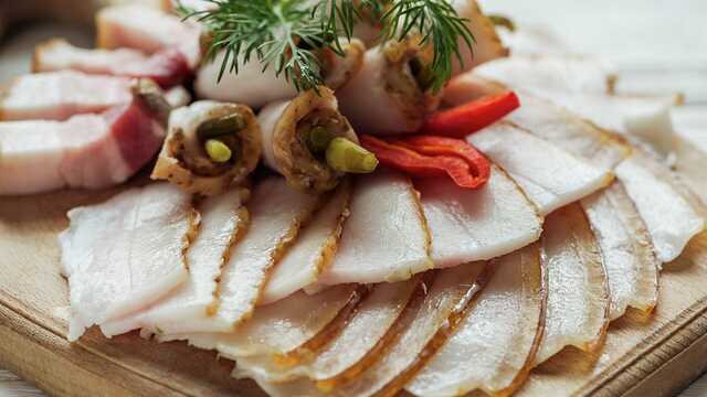 В Украине снова подорожало сало