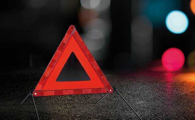 На Киевщине пьяный водитель с ребенком в авто влетел в отбойник