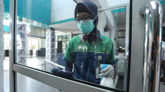 В Израиле отказались от локдаунов: людям раздадут миллионы бесплатных тестов на COVID-19