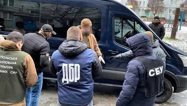 Бывший нацгвардеец задержан при продаже автомата за 10 тыс. грн, - прокуратура