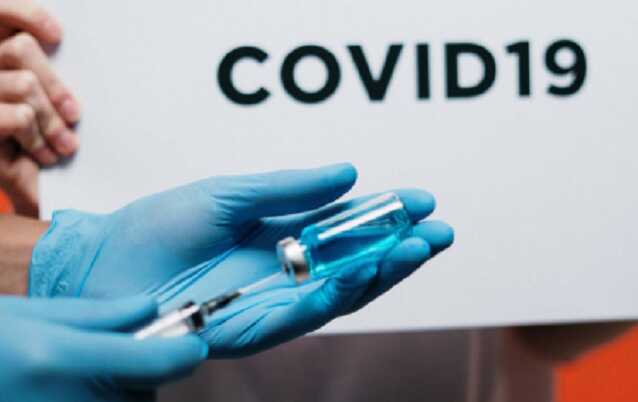 Шмыгаль, Ляшко и Шкарлет получили бустерную дозу вакцины от Covid-19