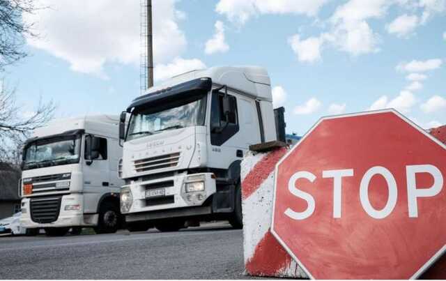 Автоперевозчики Украины объявили о митинге под посольством Польши