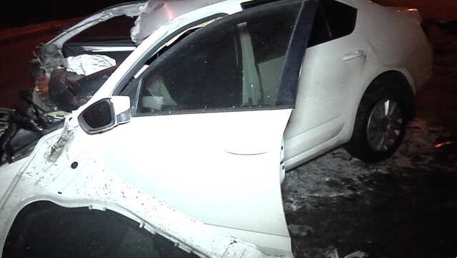 У Києві легковик на шаленій швидкості влетів у білборд