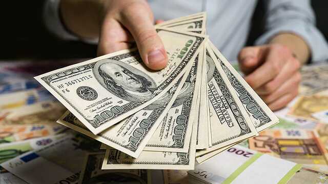 НБУ сократил продажу валюты для поддержки курса гривны