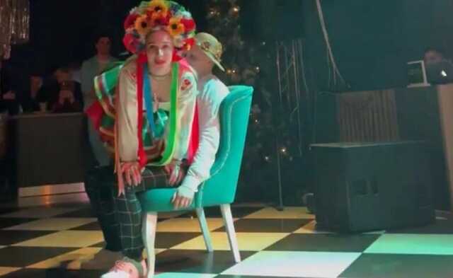 Ресторан, попавший в скандал в Северодонецке, проводил стриптиз-шоу в национальных костюмах