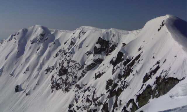 В Карпатах в десятиградусный мороз заблудились туристы: поисковые работы не прекращаются