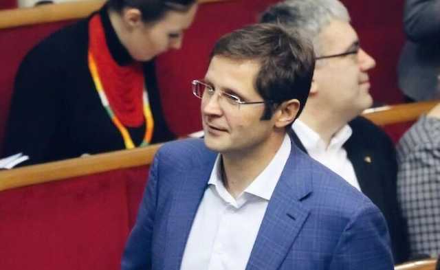 Слуга народа Андрей Холодов и его конвертационные центры