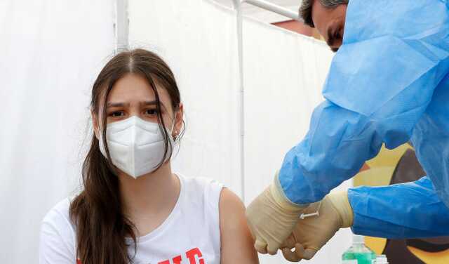 Родителям нужно убедить своих 14–18-летних детей сделать прививку против COVID-19, – Кузин