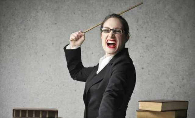 На закарпатскую учительницу, ударившую школьника, завели уголовное дело