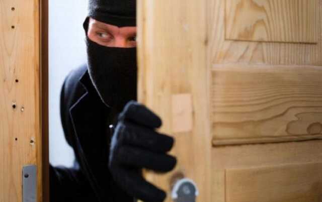 Дуэт воров пытался обокрасть квартиру в Харькове