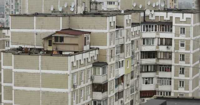 "Путин-х@@ло": на крыше киевской высотки заприметили громкую надпись