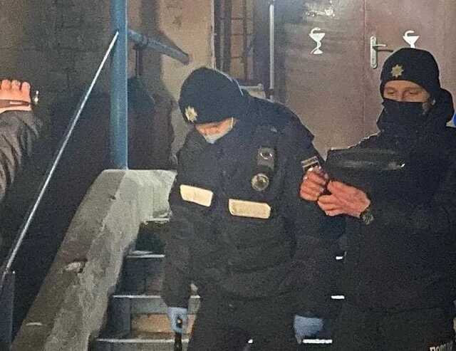 В Киеве мужчина покончил с собой возле входа в больницу