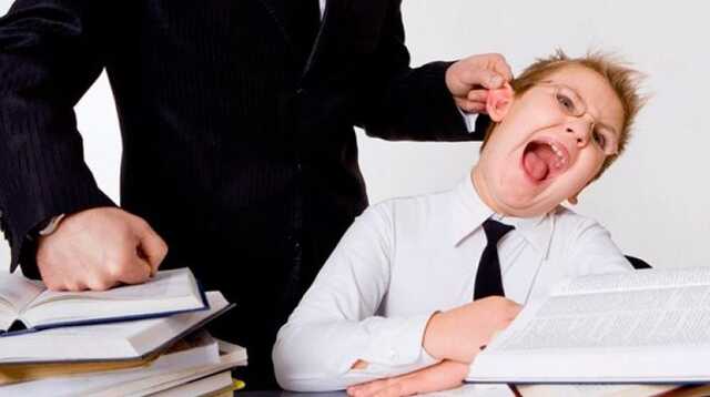 В Одессе учительница на уроке ударила 5-классника бутылкой по голове