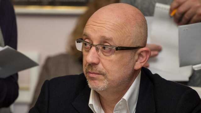 В Украину прибудет третий борт с оружием из США, – Резников