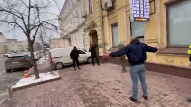 Стрельба возле СБУ в Киеве: возбуждено дело, есть задержанные