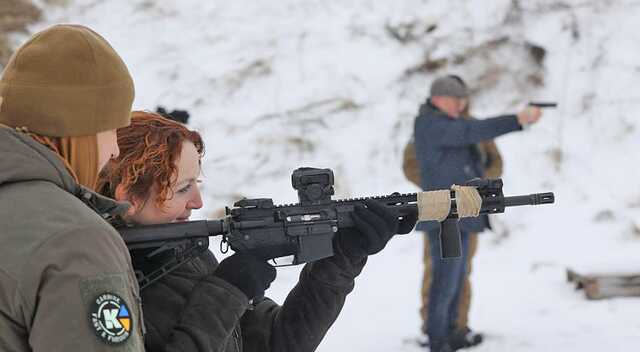Во Львове начались стрелковые учения для коммунальщиков