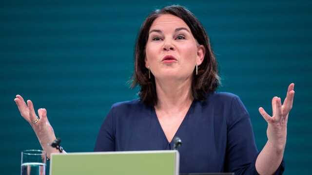 Германия в знак поддержки Украины не будет эвакуировать персонал своего посольства, - Бербок