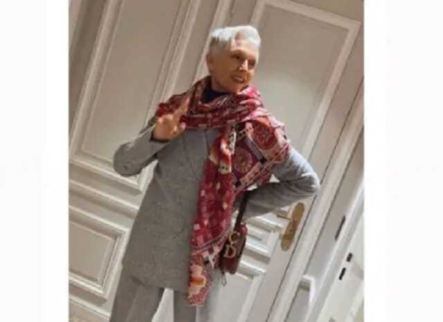 Мама Илона Маска засветилась в костюме украинского бренда за 51 тыс. грн