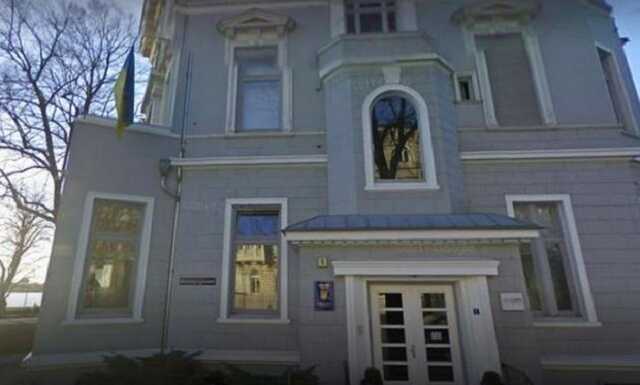 В Гамбурге неизвестные разбили окно в здании генконсульства Украины