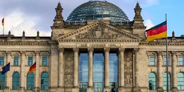 Правительство Германии исключило поставки летального оружия в Украину