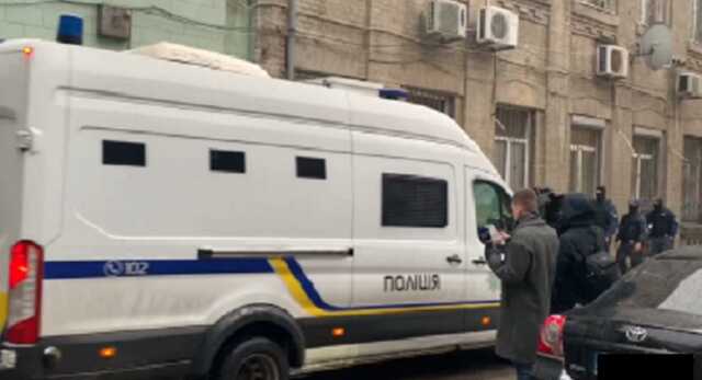 Днепровского стрелка, убившего пять человек, привезли в суд: ему должны избрать меру пресечения