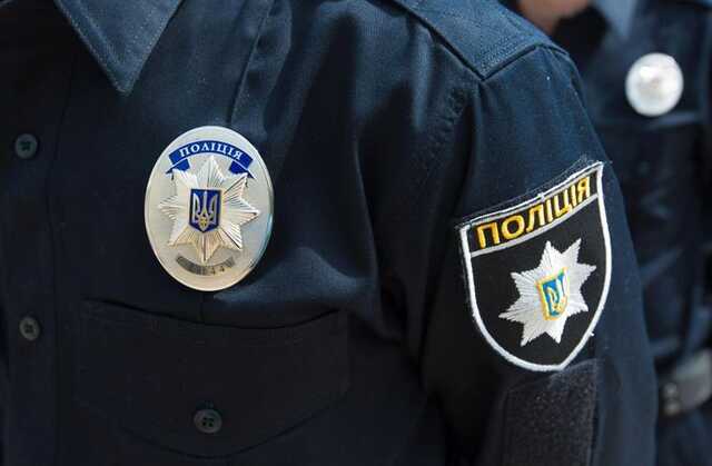 В Сумах забаррикадировали здание патрульной полиции