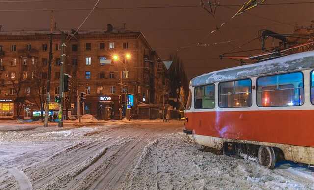 В центре Днепра трамвай сбил девушку