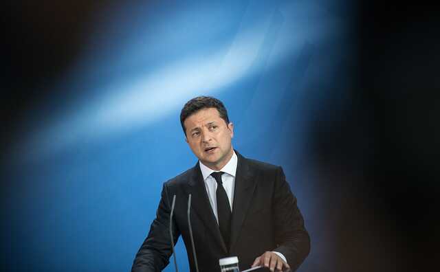 Зеленский назвал "мазохизмом" учения РФ у границ Украины