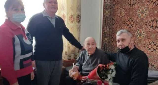 На Ровенщине горсовет поздравил ветерана НКВД