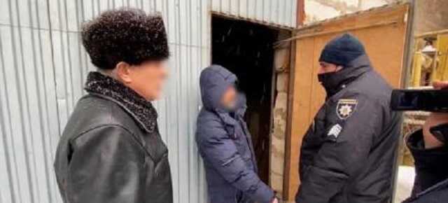 Бил молотком, резал ножом: под Киевом раскрыто двойное убийство