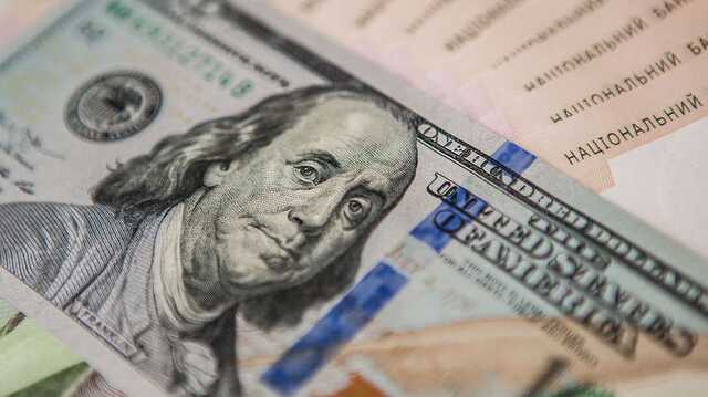 Курс доллара вернулся к росту на межбанке